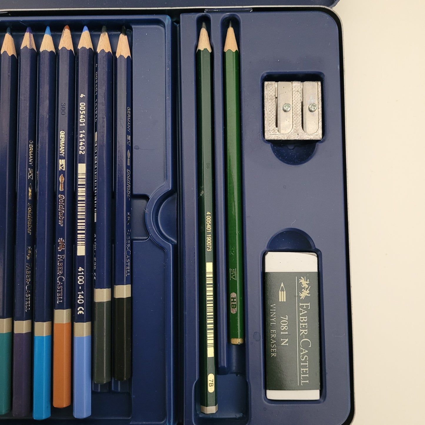 Faber - Castell 52 teile Metallbox Wasservermalbare Buntstifte - Ravify - Dein Shop für Retro- und Vintageartikel