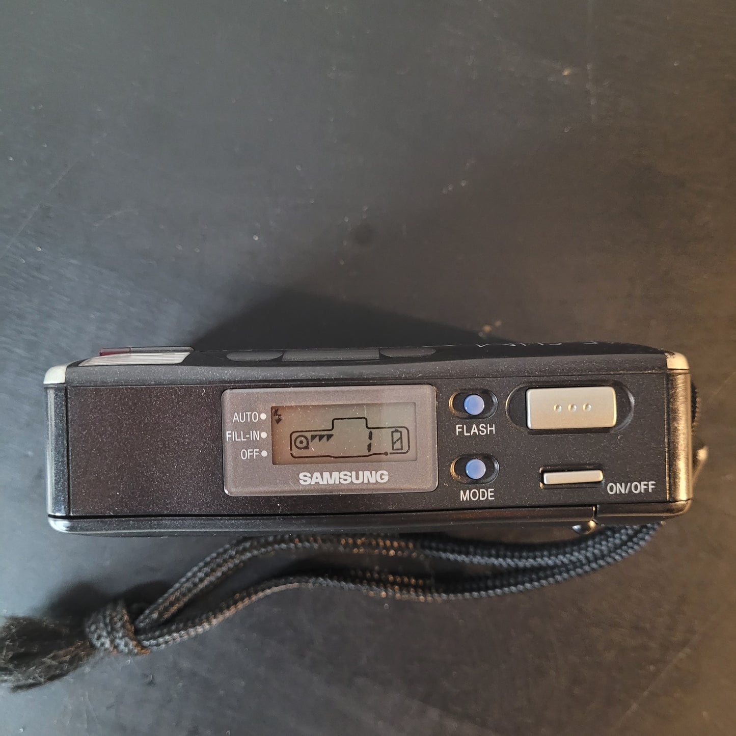 Samsung AF-Slim Kompaktkamera inkl. Blackpoint Kameratasche - Point & Shoot