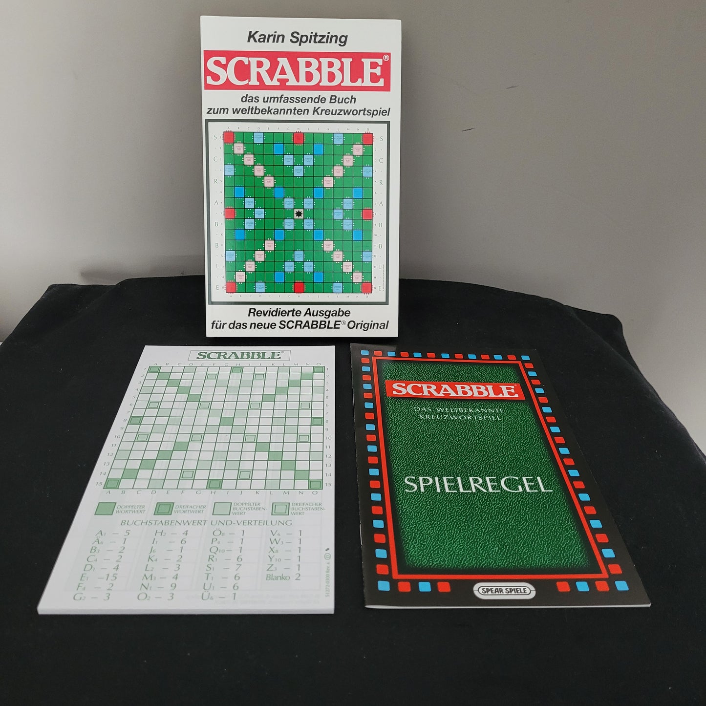 Scrabble Original - Club Sonderausgabe inkl. Buch von Karin Spitzing - Ravify - Dein Shop für Retro- und Vintageartikel