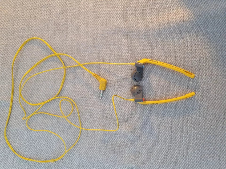 SONY Walkman WM-35 Modell MDR-W15 Inkl. Kopfhörer MDR-W15 - Ravify - Dein Shop für Retro- und Vintageartikel