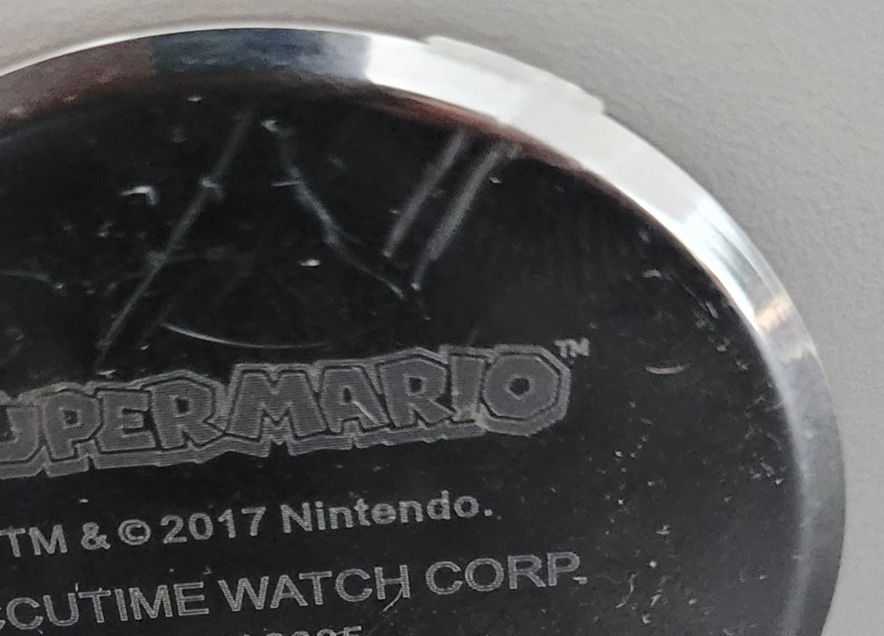 SuperMario Armbanduhr Rueckseite Kratzer am Gehaeuse
