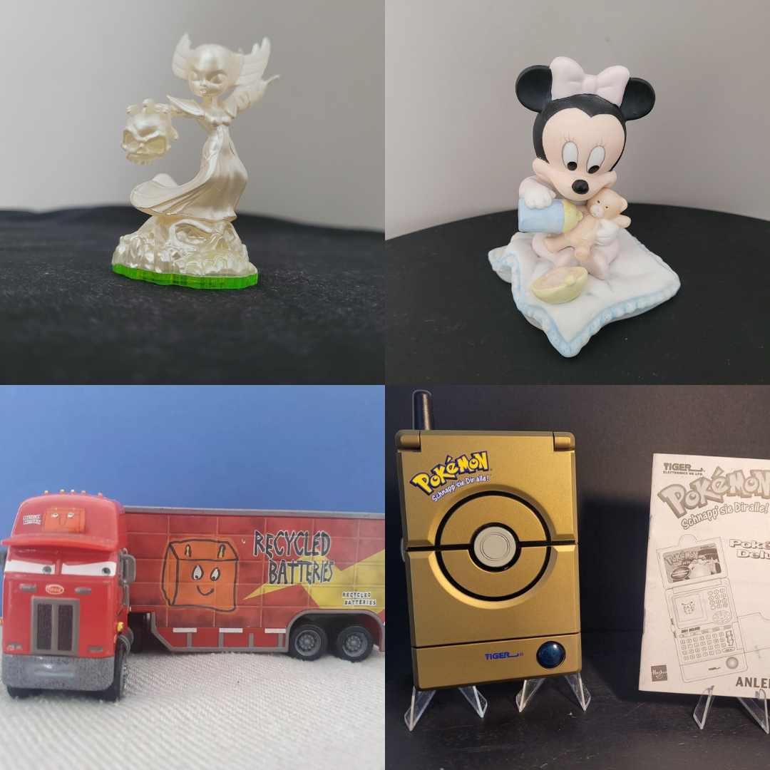 Collage mit vier Sammlerstücken: Skylanders Pearl Hex Figur aus Spyro’s Adventure, Baby Minnie Mouse Figur von Göbel USA, Disney Pixar Cars Jerry Recycled Batteries Truck und Pokémon Pokedex Deluxe Tiger Edition.