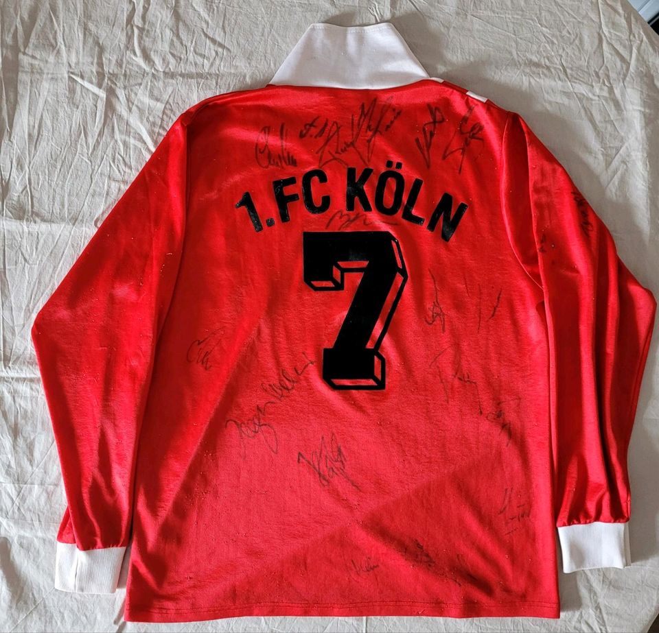 1.FC Köln Trikot Vintage 91/92 - Originalsignaturen u.a. Illgner - Ravify - Dein Shop für Retro- und Vintageartikel