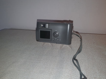 Olympus Camedia C-220 3x ZOOM Digitalkamera 2.0 Megapixel - Ravify - Dein Shop für Retro- und Vintageartikel