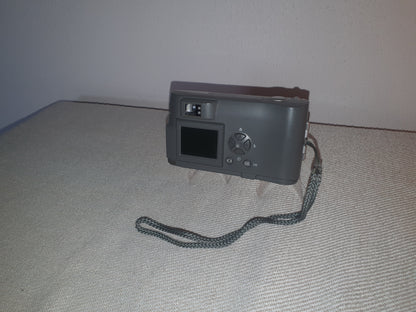 Olympus Camedia C-220 3x ZOOM Digitalkamera 2.0 Megapixel - Ravify - Dein Shop für Retro- und Vintageartikel