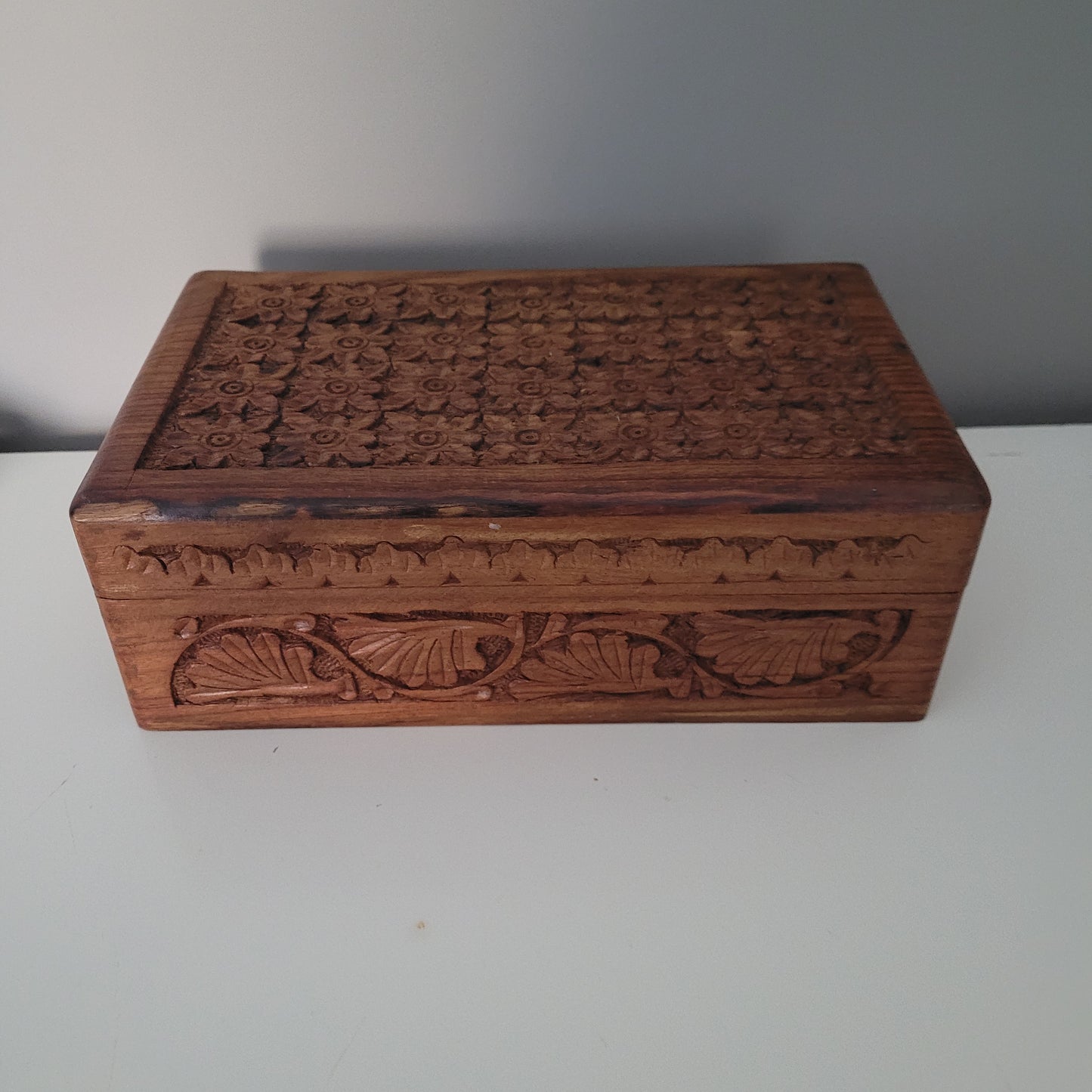 Vintage Schatulle aus Holz mit elegantem Motiv - Ravify - Dein Shop für Retro- und Vintageartikel