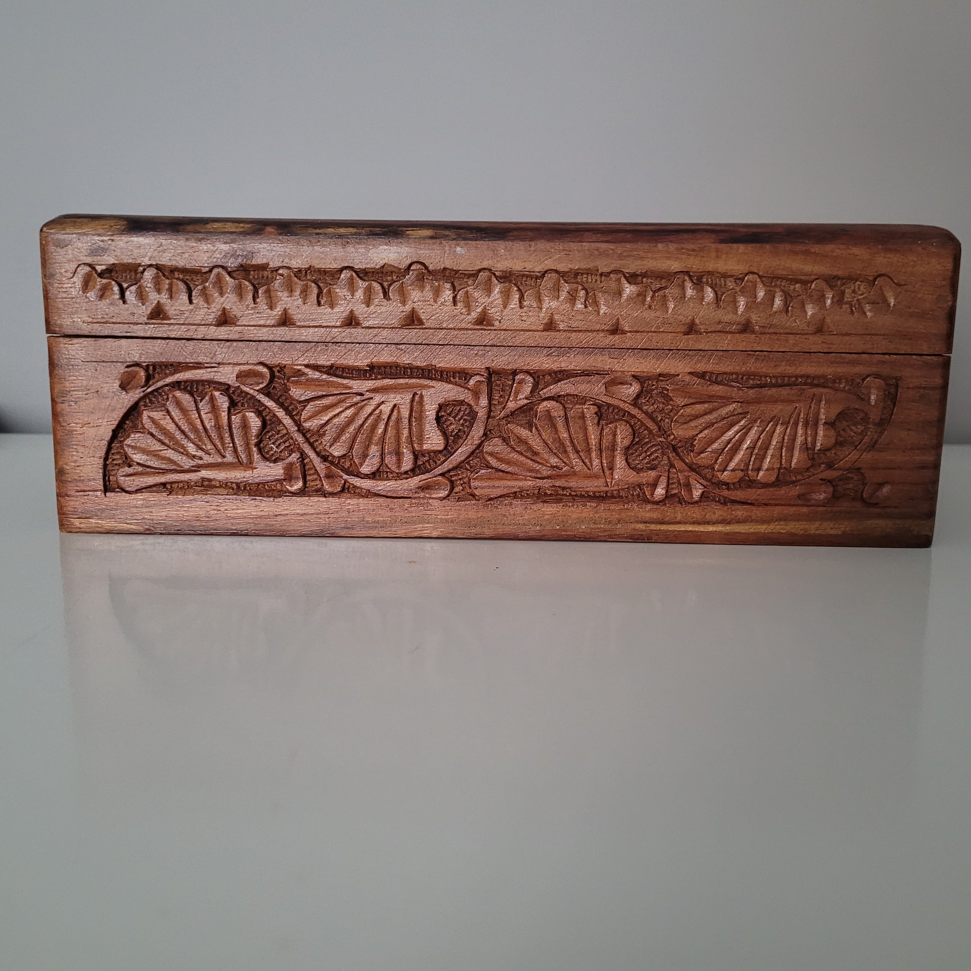 Vintage Schatulle aus Holz mit elegantem Motiv - Ravify - Dein Shop für Retro- und Vintageartikel