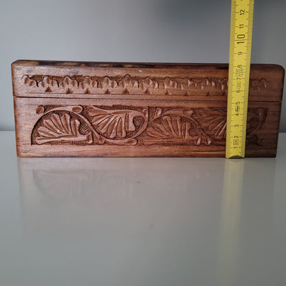 Vintage Schatulle aus Holz mit elegantem Motiv - Ravify - Dein Shop für Retro- und Vintageartikel