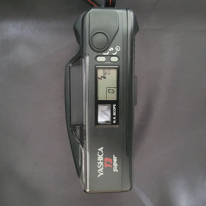Yashica T3 Super Analogkamera mit Carl Zeiss Tessar 2,8/35 T* Objektiv