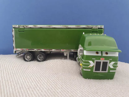 Disney Pixar Cars - Gil Hauler #7 - Ravify - Dein Shop für Retro- und Vintageartikel