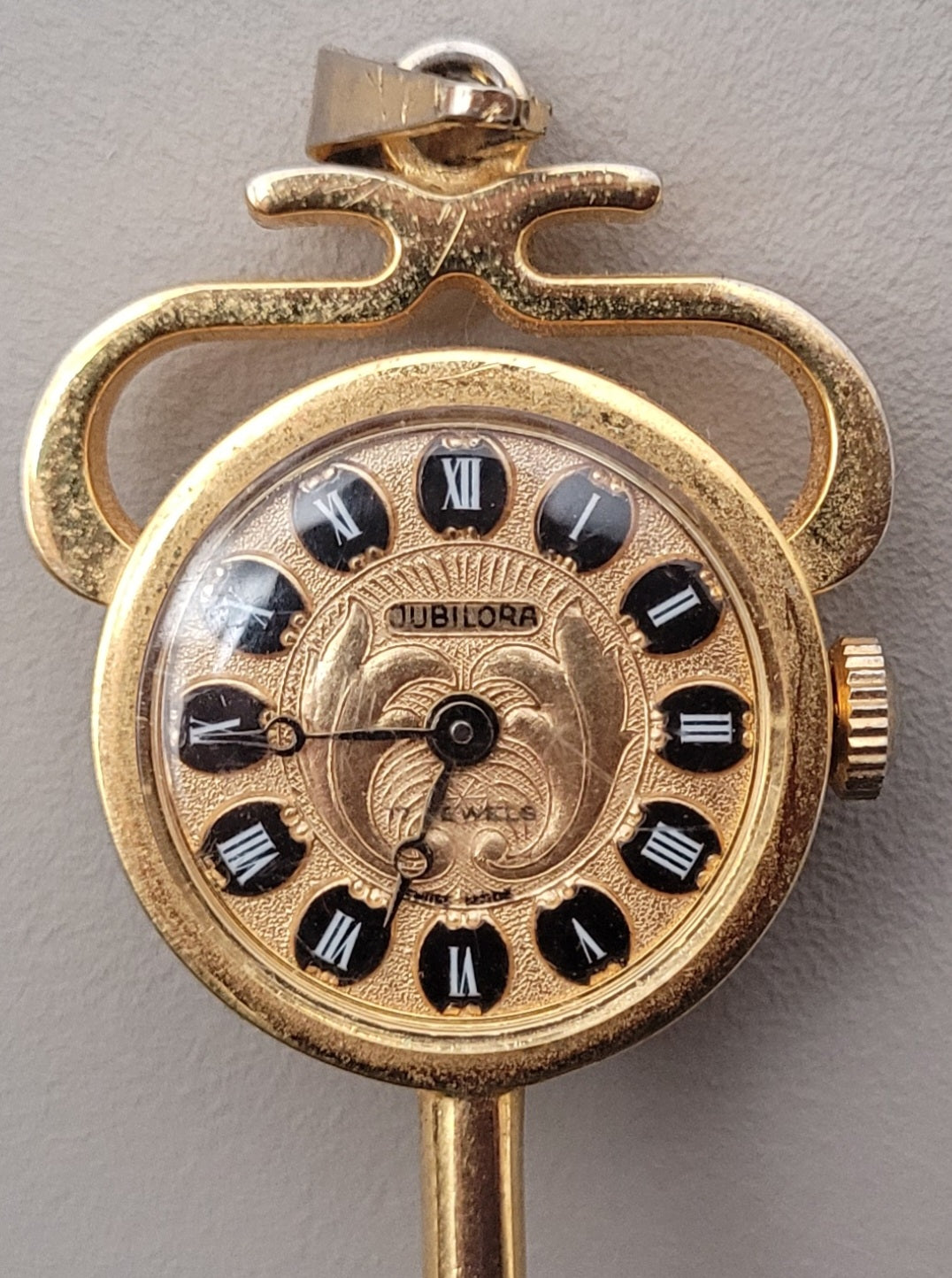 Eleganter Swiss Made Uhrenschlüssel von AVON – Exklusives Jubilora Design - Ravify - Dein Shop für Retro- und Vintageartikel