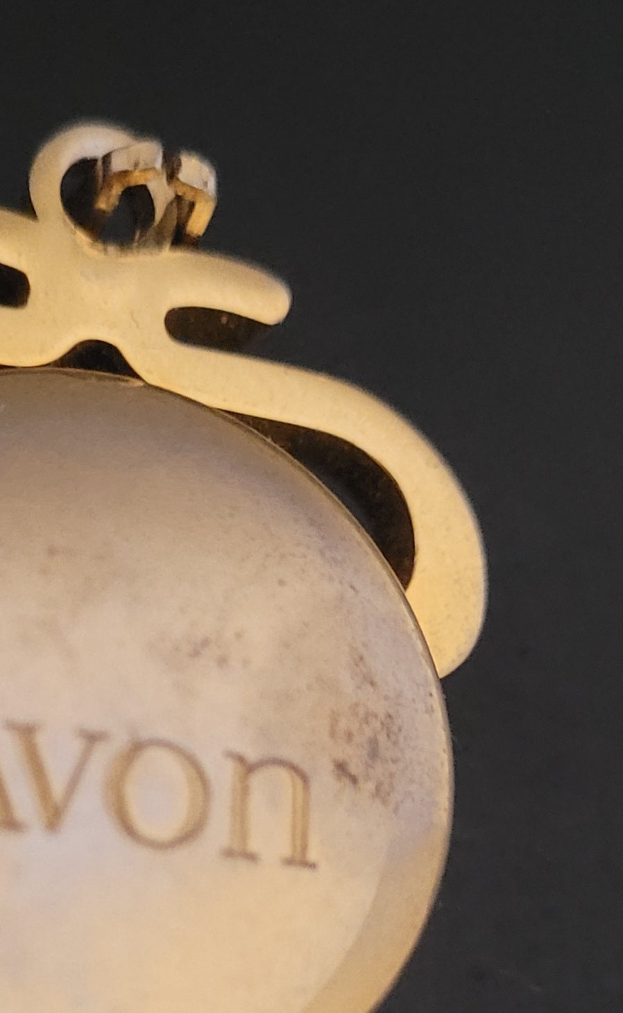 Anhaenger Swiss Made Uhrenschluessel von AVON-vergoldet-Jubilora-oberer Abschnitt