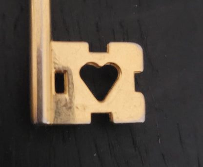 Anhaenger Swiss Made Uhrenschluessel von AVON-vergoldet-Jubilora-unterer Abschnitt