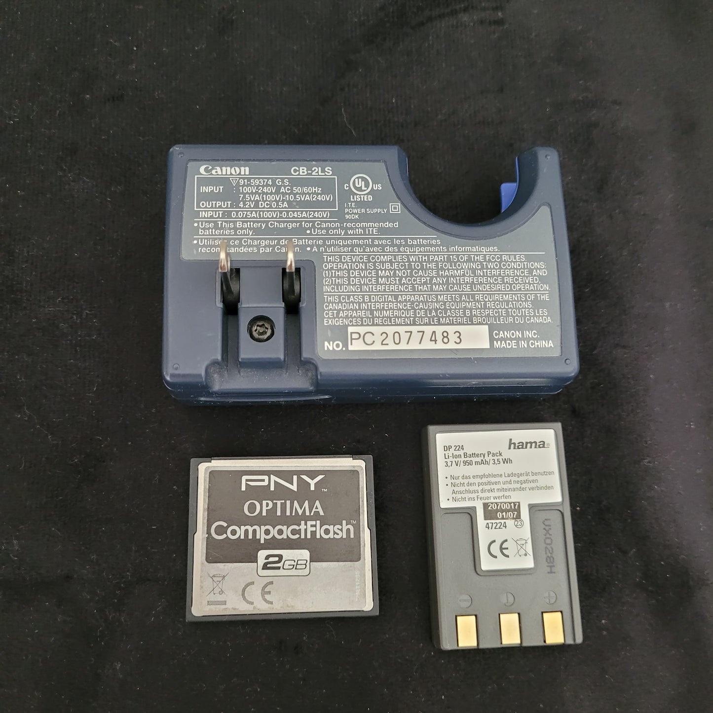Canon IXY Digital 300 2.1 Megapixel inkl. Zuberhörpaket
