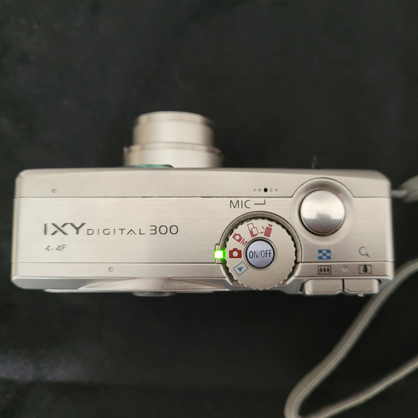 Canon IXY Digital 300 2.1 Megapixel inkl. Zuberhörpaket