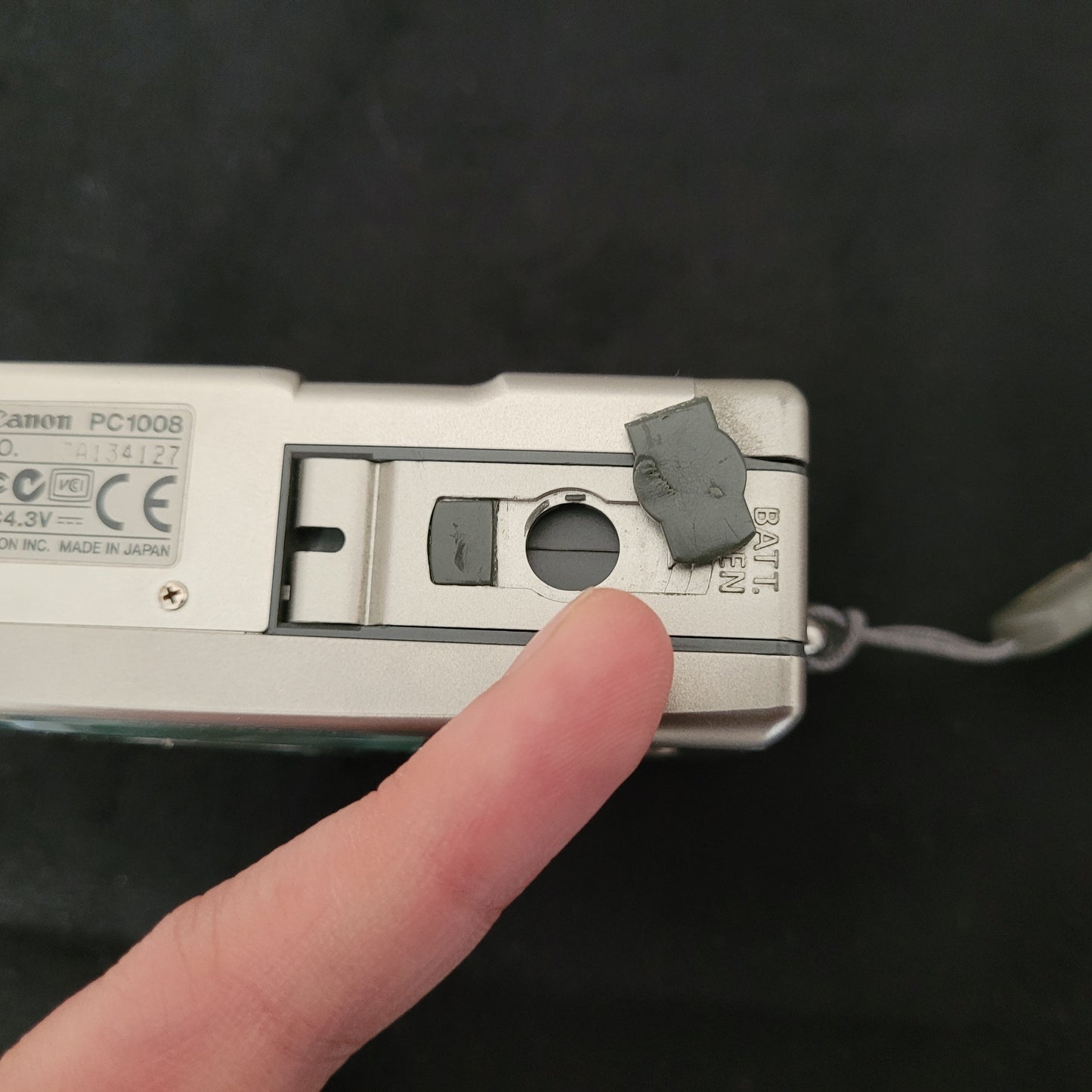 Canon IXY Digital 300 2.1 Megapixel inkl. Zuberhörpaket