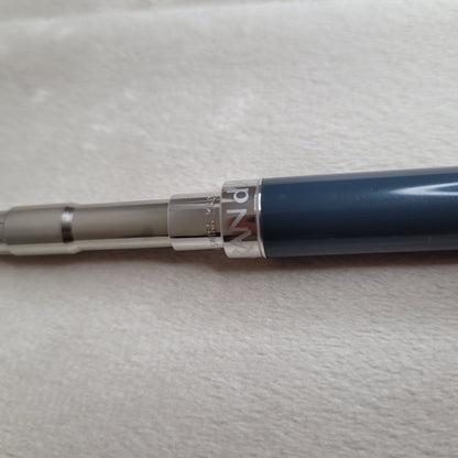 Caran d´Ache Bleistift Drehbleistift Leman grau - blau - Swiss Made