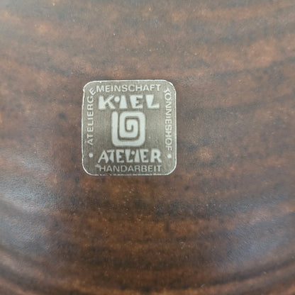 Prägung: Ateliergemeinschaft Tönnieshof Kiel Atelier Handarbeit