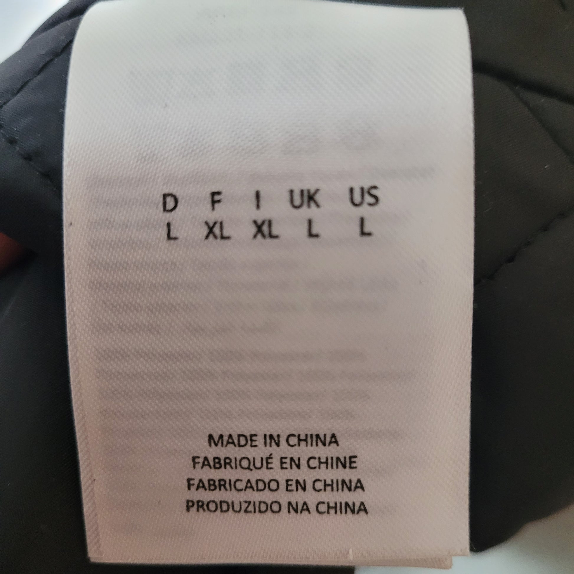 Karl Kani College Herren Jacke Größe L –Vintage Streetstyle mit Olivgrün & Beige - Ravify - Dein Shop für Retro- und Vintageartikel