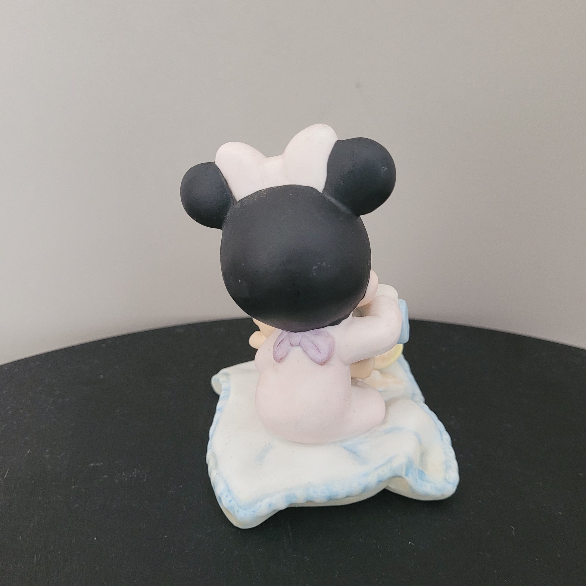 Minnie Mouse Figur vom Hersteller Goebel Rueckseite 