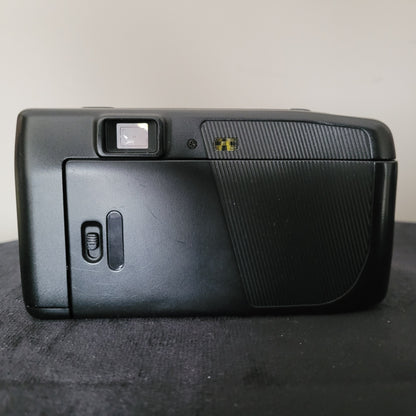 Nikon RF2 35mm Point & Shoot Analogkamera mit Originaltasche - Made in Japan