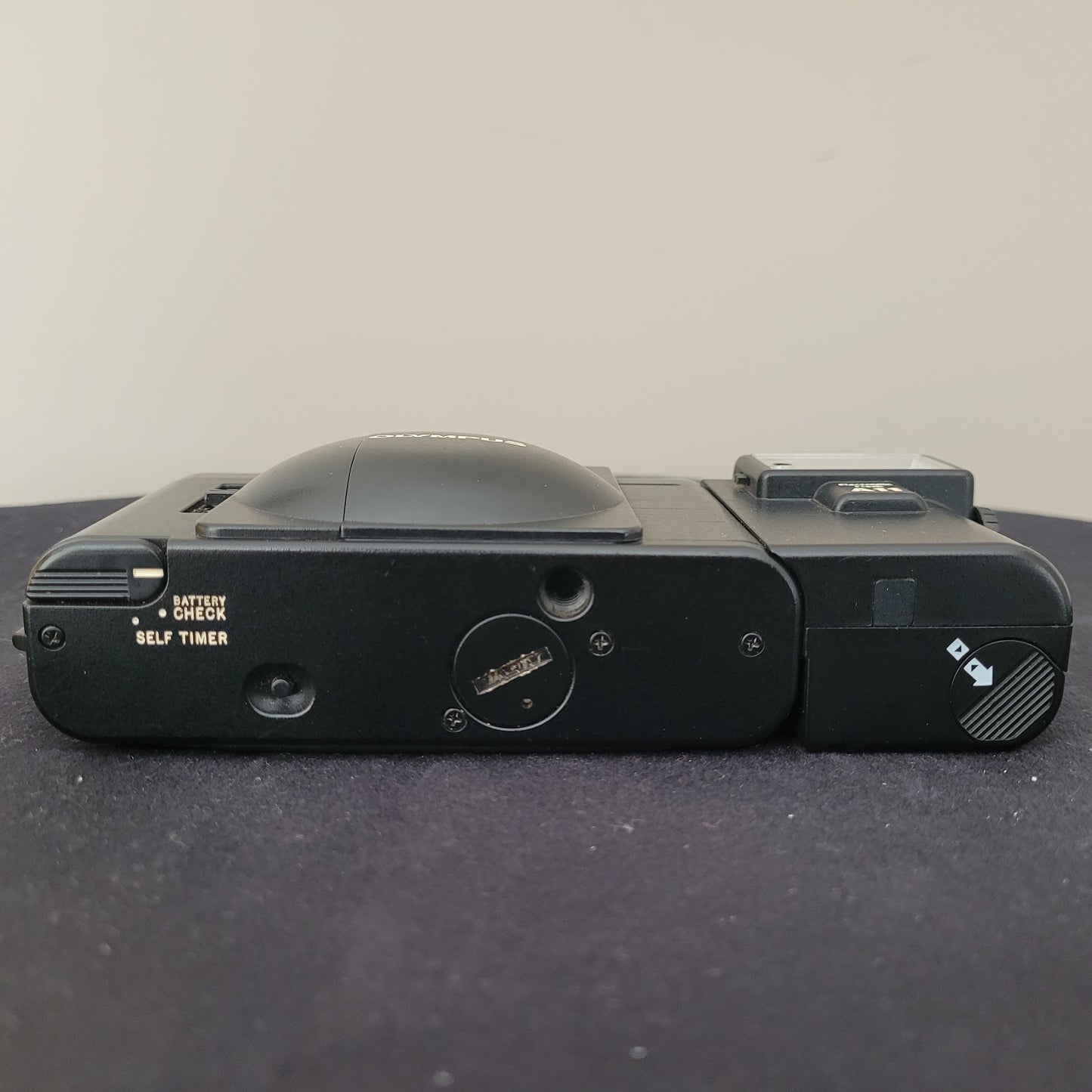 Olympus XA 2 – Vintage Kleinbild Sucherkamera inkl. Blitzgerät A11