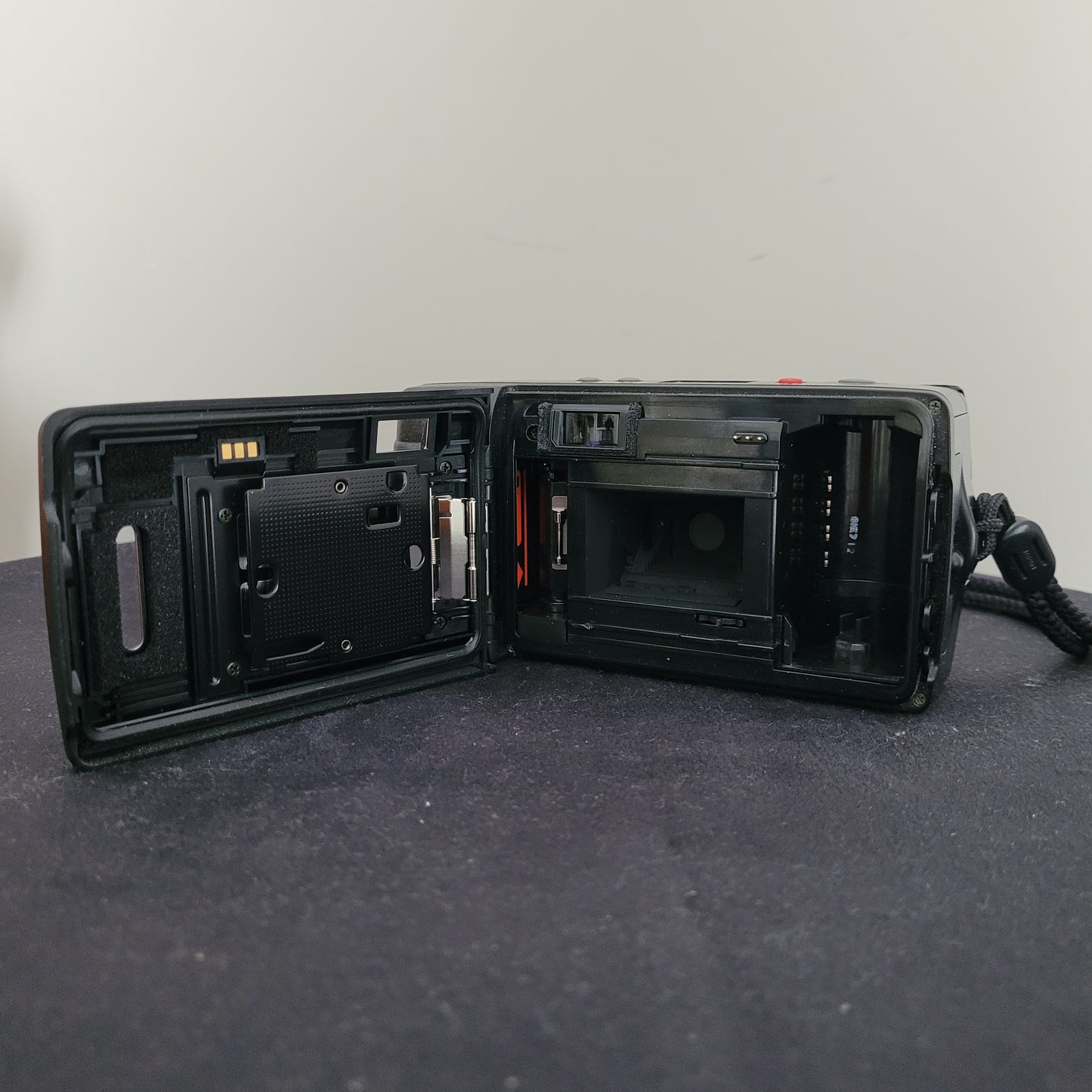 Olympus (AF-1) Infinity Twin Quartzdate -  Wetterfest - Biaxial Optical System