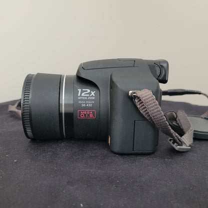 Panasonic Lumix Digitalkamera DMC- FZ8 - Leica Lens - schwarz - 7.2 MP