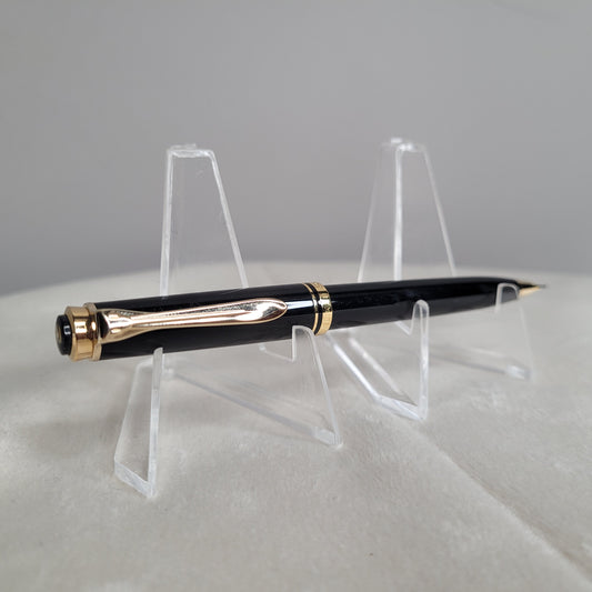 Pelikan Druckbleistift Souverän D405 in elegantem Schwarz mit goldenen Akzenten, 0,7 mm Mine, edles Design, 11,5 cm lang, 1 cm Durchmesser, hochwertige Verarbeitung
