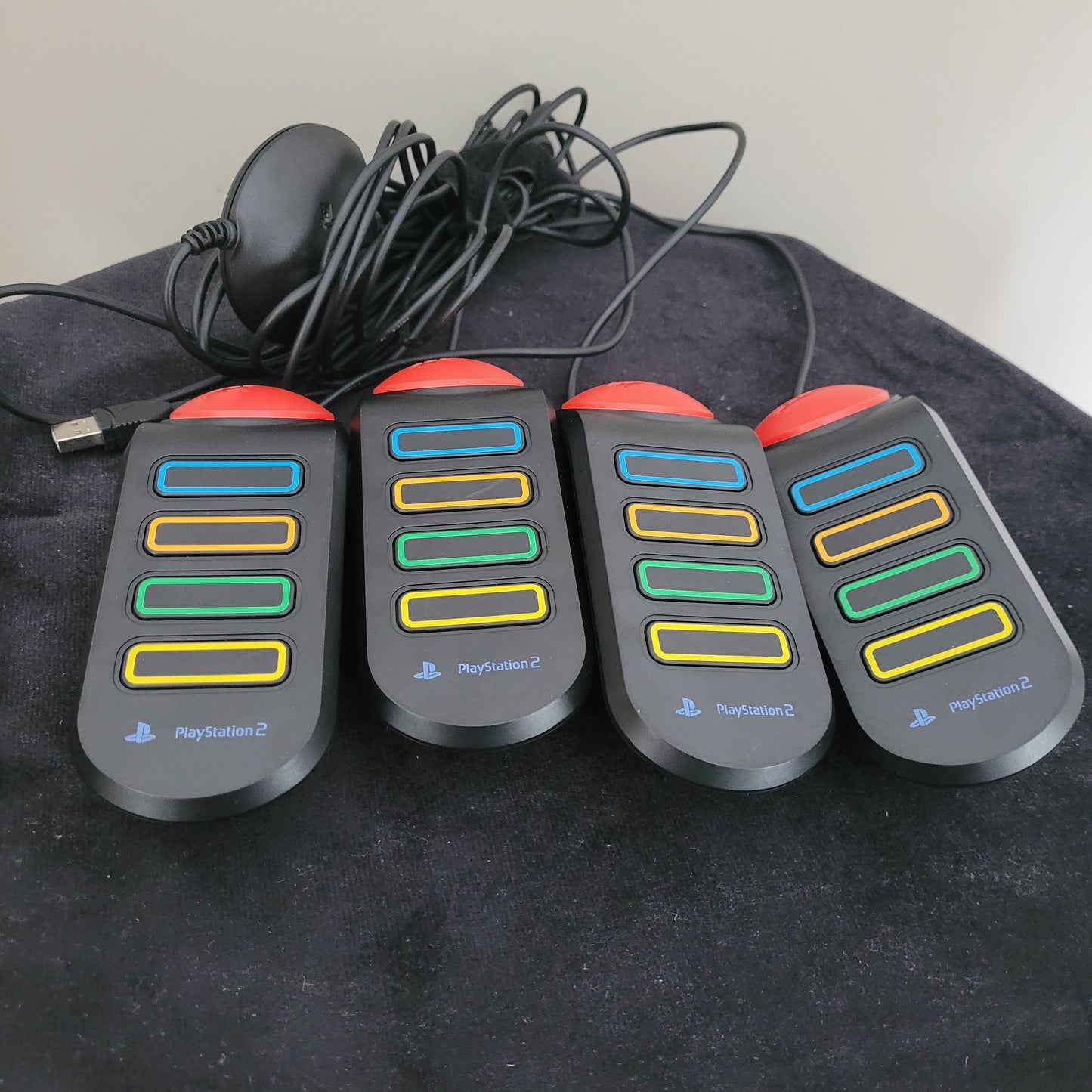PlayStation 2 BUZZ-Set – Wähle dein Quizspiel & erlebe spannenden Retro-Spaß! Geprüft ✅