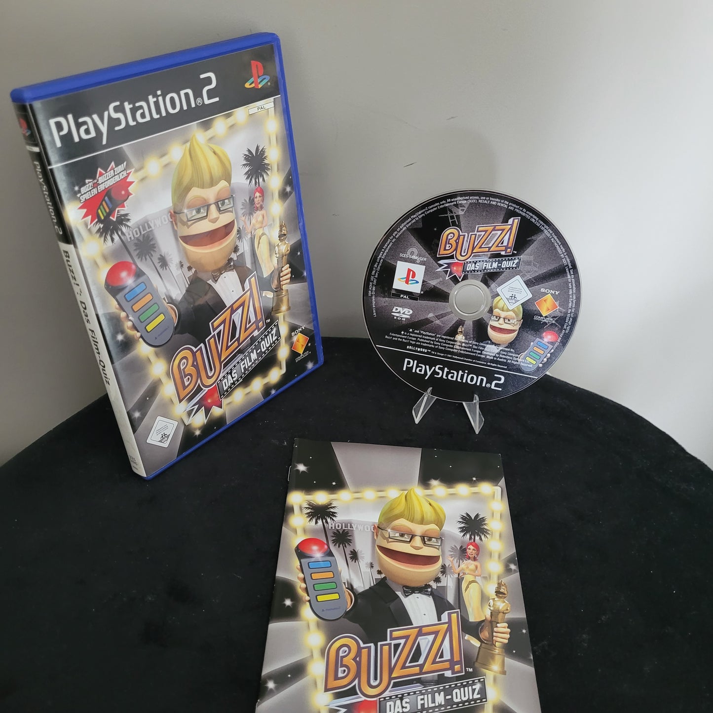 PlayStation 2 BUZZ-Set – Wähle dein Quizspiel & erlebe spannenden Retro-Spaß! Geprüft ✅