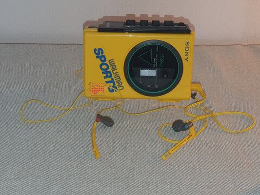 SONY Walkman WM-35 Modell MDR-W15 Inkl. Kopfhörer MDR-W15 - Ravify - Dein Shop für Retro- und Vintageartikel