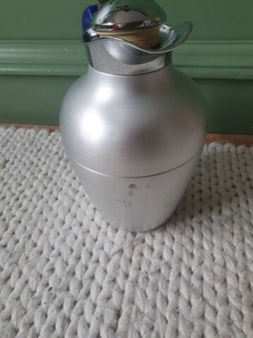 Alfi Isolierkannen "vergoldet" & "silber (Farbe) mit blauem Griff" , je 1l - Ravify - Dein Shop für Retro- und Vintageartikel
