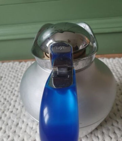 Alfi Isolierkannen "vergoldet" & "silber (Farbe) mit blauem Griff" , je 1l - Ravify - Dein Shop für Retro- und Vintageartikel