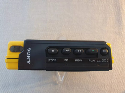 SONY Walkman WM-35 Modell MDR-W15 Inkl. Kopfhörer MDR-W15 - Ravify - Dein Shop für Retro- und Vintageartikel