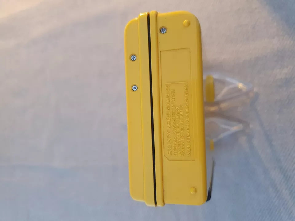 SONY Walkman WM-35 Modell MDR-W15 Inkl. Kopfhörer MDR-W15 - Ravify - Dein Shop für Retro- und Vintageartikel