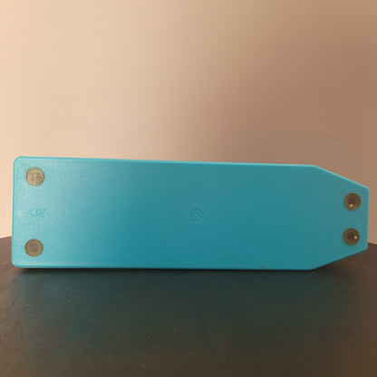 Tesa Abroller. Ansicht von unten. Blau.