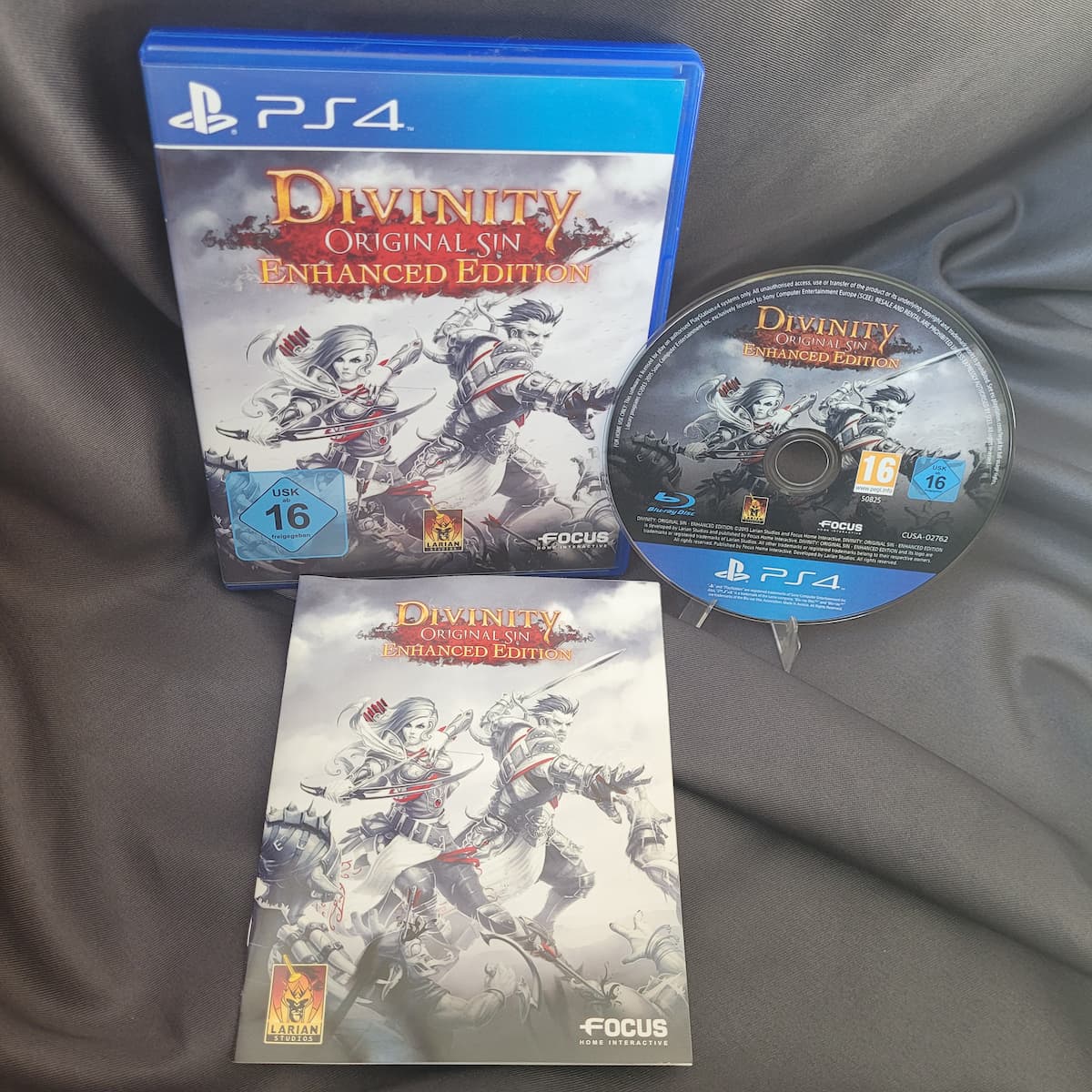 Divinity: Original Sin Enhanced Edition PS4 Spiel mit Hülle, Disc und Wendecover, RPG Sammlerstück.