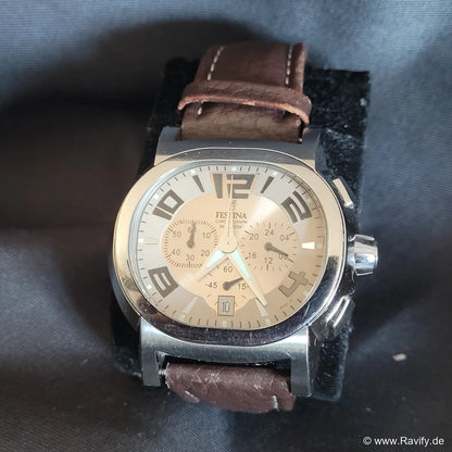Sportlicher Festina Chronograph F16126 für Herren mit massivem Edelstahlgehäuse und analoger Anzeige.