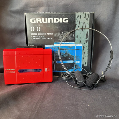 Grundig BB 38 Stereo Cassette Player in Rot mit Kopfhörer und Originalverpackung. Rarität in Sammlerzustand.