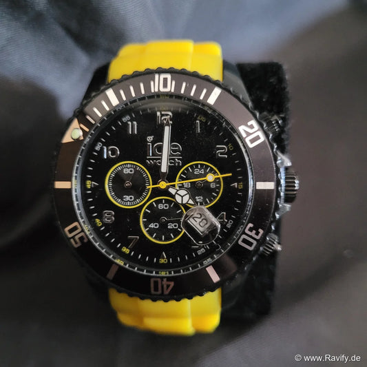 Sportliche Ice-Watch Chrono Herren-Armbanduhr in Schwarz und Gelb mit Datumsanzeige, Lupe und robustem Kunststoffarmband.