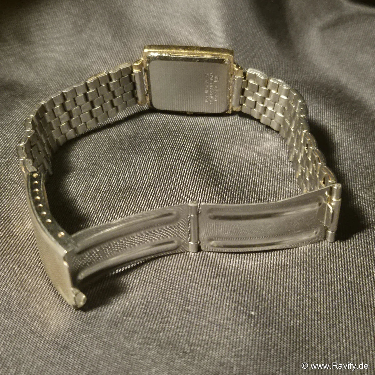 Lorus Rechteckige Damenuhr by SEIKO Edelstahl Gehäuseboden mit Modellnummer V8J8-8728