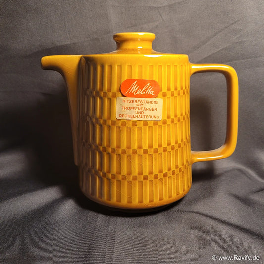 Braune honigfarbene Vintage Melitta Kaffeekanne mit Deckel und Reliefmuster aus den 1960er/1970er Jahren.
