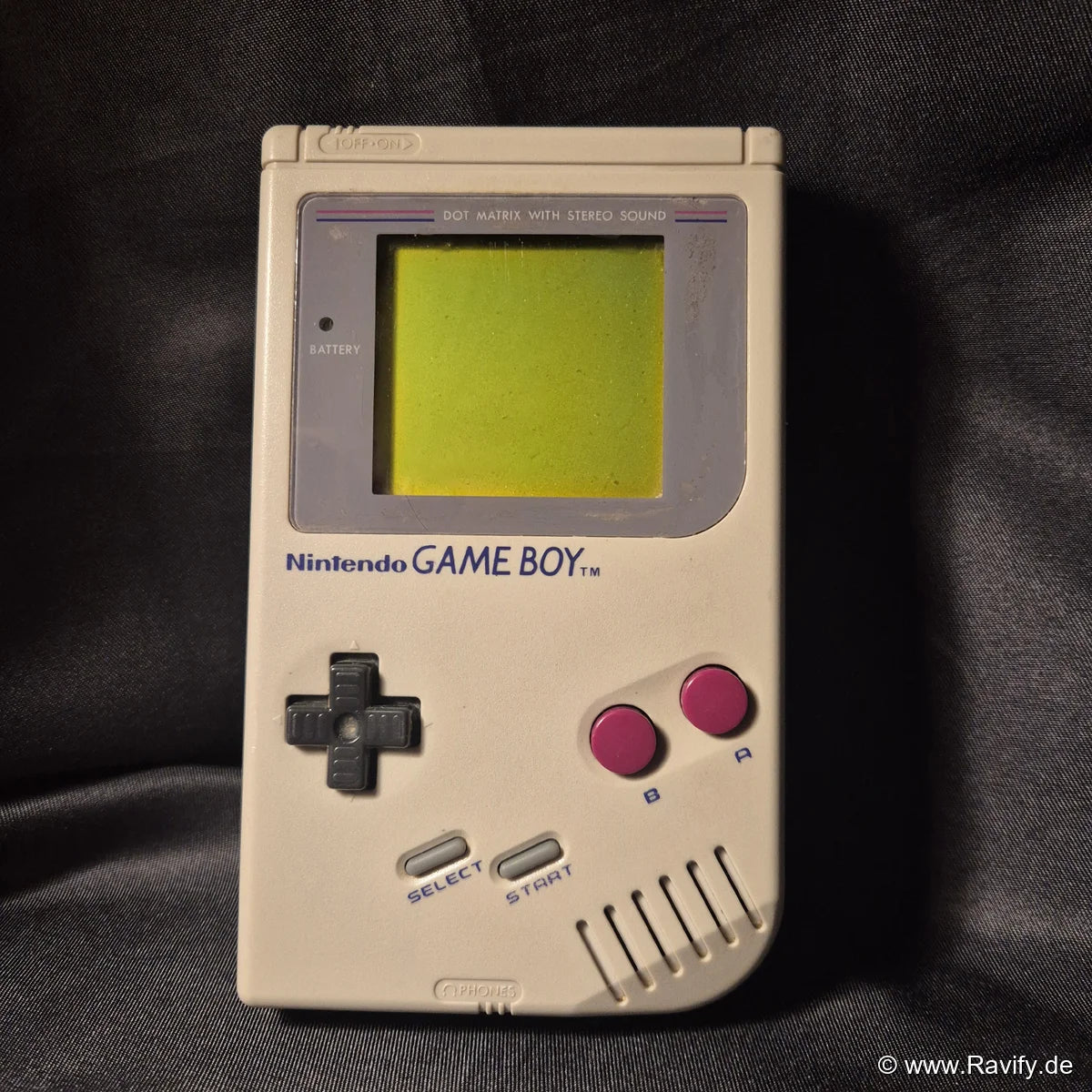 Nintendo Game Boy Classic DMG-01 Vorderseite mit Display.