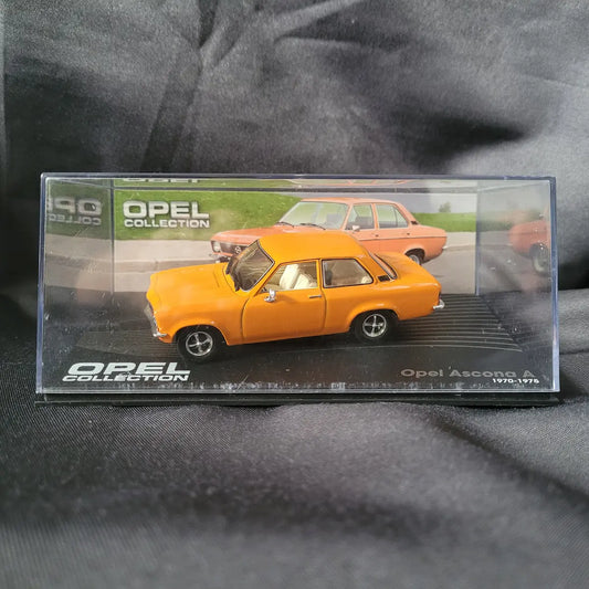 Detailliertes Modellauto des Opel Ascona A (1970-1975) im Maßstab 1:43 aus der Opel Collection.