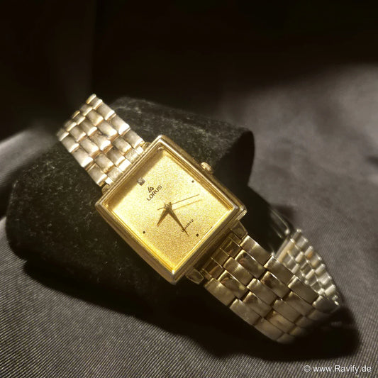 Lorus Rechteckige Damenuhr (Vintage) by SEIKO Perspektivansicht mit Gliederarmband