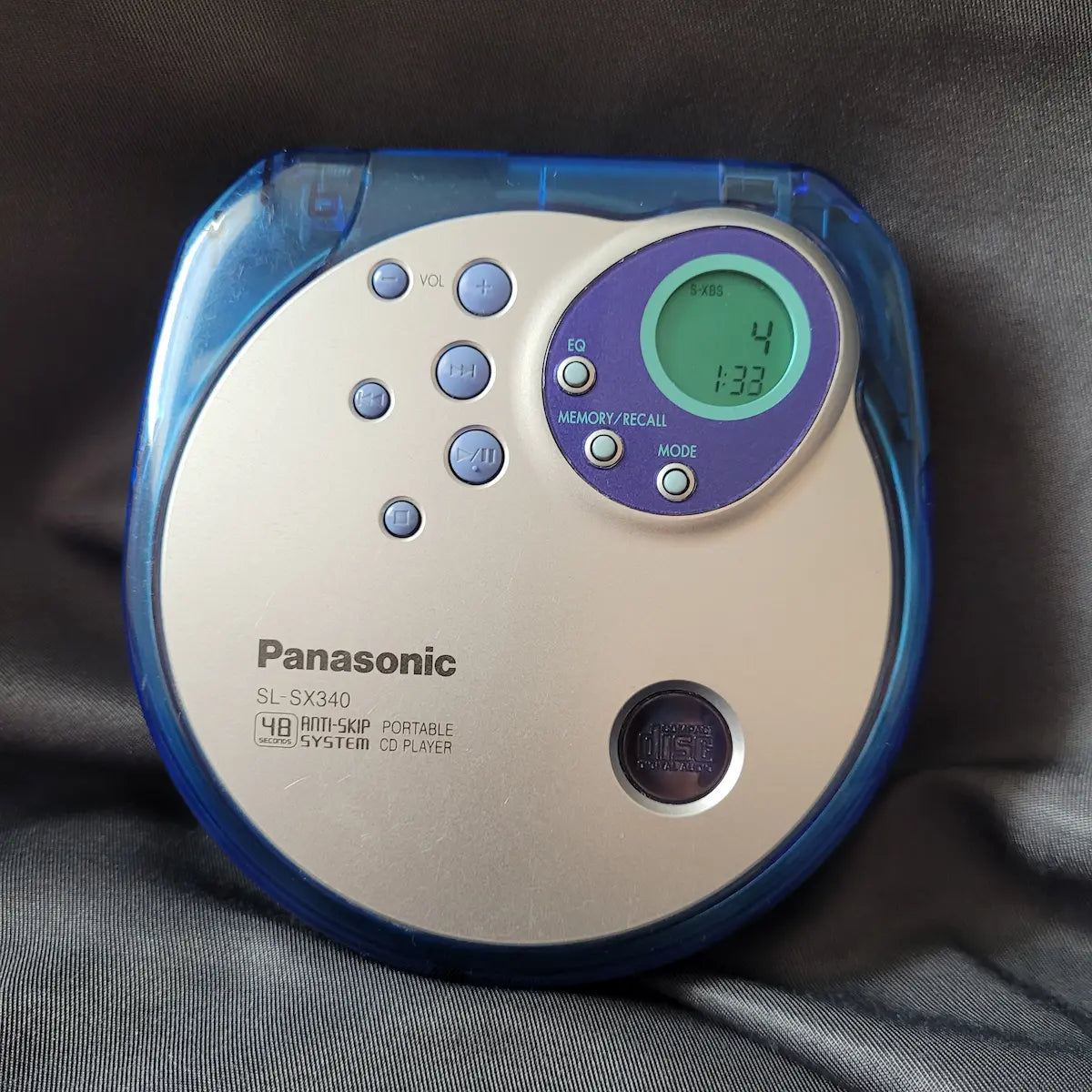Blau-transparenter Panasonic SL-SX340 Discman mit 48 Sekunden Anti-Skip-System.