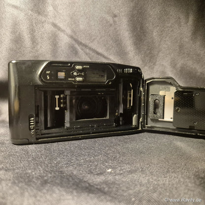 Pentax Zoom 90 analoge Kamera geöffneter Filmraum