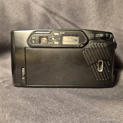 Pentax Zoom 90 analoge Kamera Rückseite mit Display, Sucher und Bedienelementen