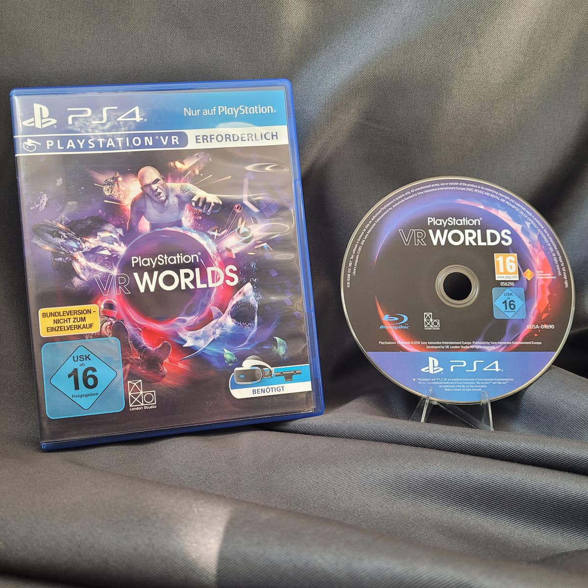 PlayStation VR Worlds PS4 Spiel in hervorragendem Zustand, Hülle und Disc nahezu ohne Gebrauchsspuren.